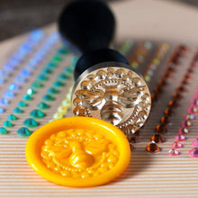 Load image into Gallery viewer, 3D Spring Bee - Wax Seal Stamper