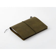 Load image into Gallery viewer, Traveler&#39;s Company Passport Size Leather Cover Olive (15343-006)

