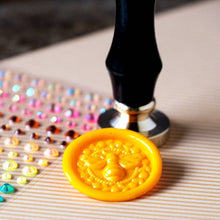 Load image into Gallery viewer, 3D Spring Bee - Wax Seal Stamper
