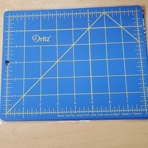 Dritz Cutting Mat 6" x 8" (1047)