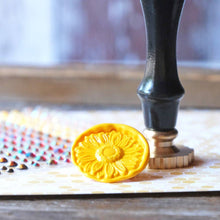 Load image into Gallery viewer, 3D Sunflower - Wax Seal Stamper
