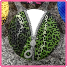 Load image into Gallery viewer, Katy Sue Designs Zipper Mold (129852.000.000)
